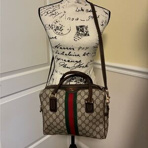 Gucci Sherry line Beige and Brown GG supreme two way crossbody Handbag